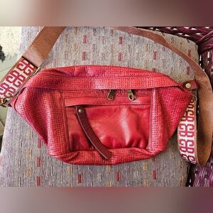 Parker Thatch Cross Your Heart Sling Retired Crimson Red Basketweave